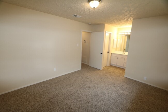 Building Photo - 20014 Chipplegate Ln