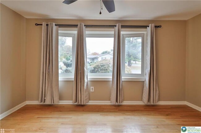 Building Photo - 900 Mine Lane Rd