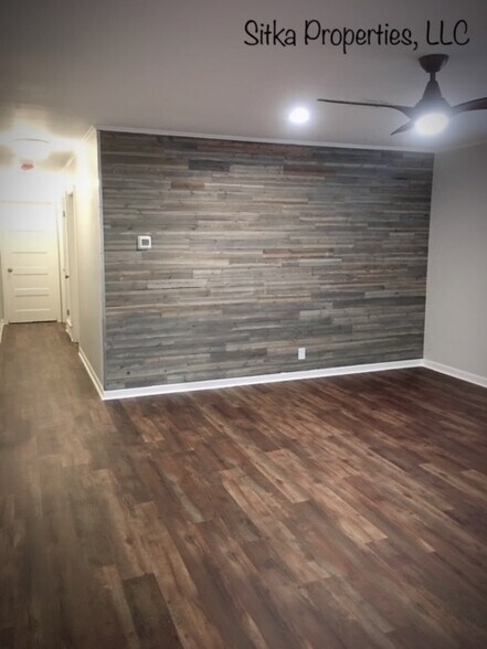 Building Photo - 7542 E 28th St