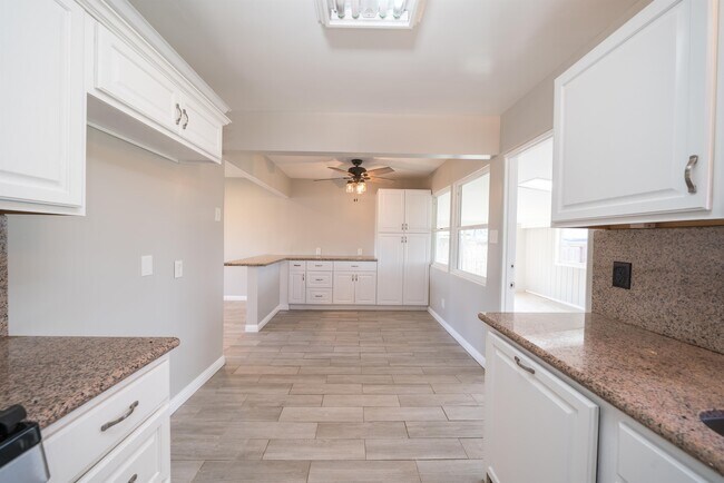 Building Photo - 1611 S Tremont St