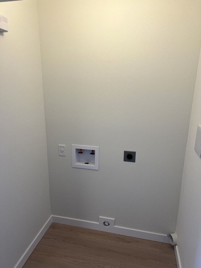 Building Photo - Pardee Duplex (A &amp; B)
