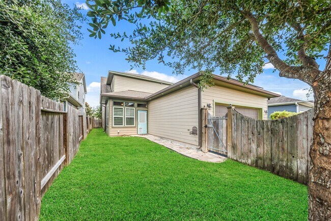 Building Photo - 16815 Osprey Bend Dr