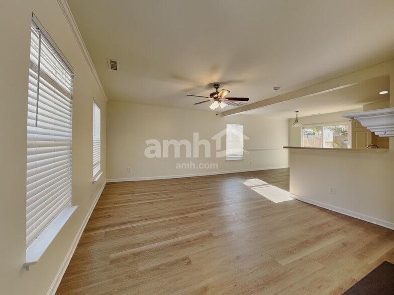 Building Photo - 3709 Pinkham Way