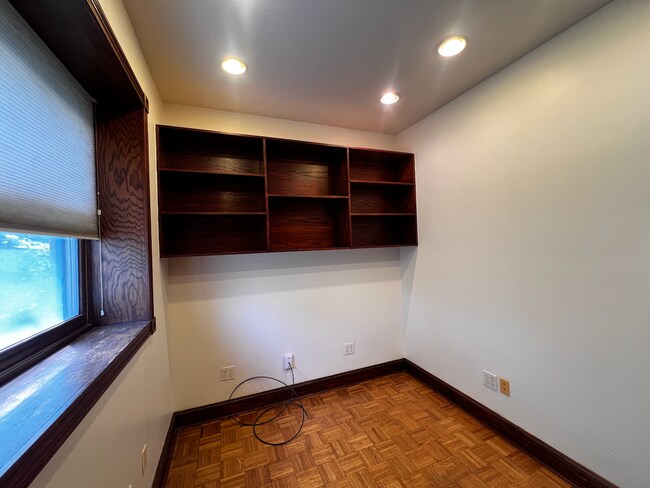 Building Photo - 4149 W Pine Blvd