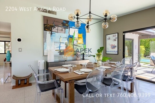 Building Photo - 2204 W Acacia Rd