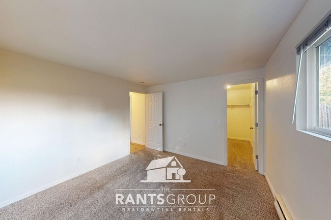 Building Photo - 850R -