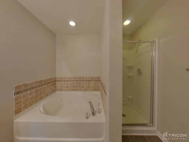Building Photo - 4442 Vernon Cir SE