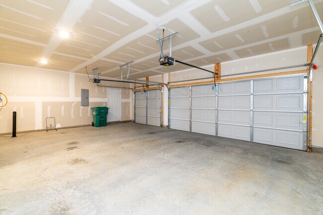 Building Photo - 4714 Willow Bluff Cir