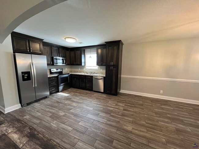 Building Photo - 114 Tahoe Ln