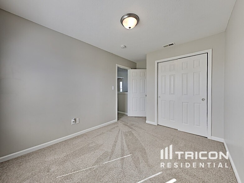 Building Photo - 2887 Beethoven Ave