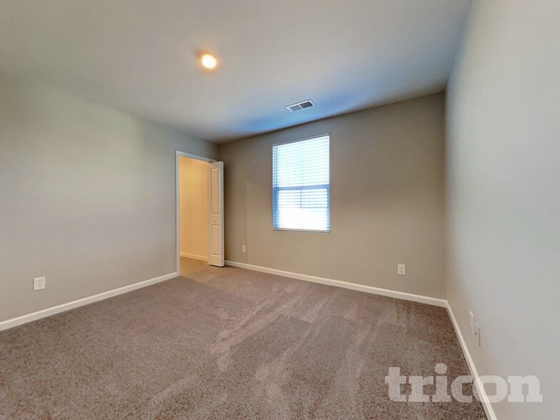 Building Photo - 757 Sequoia Dr