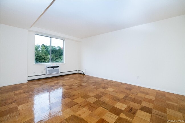 Building Photo - 125 Lake St