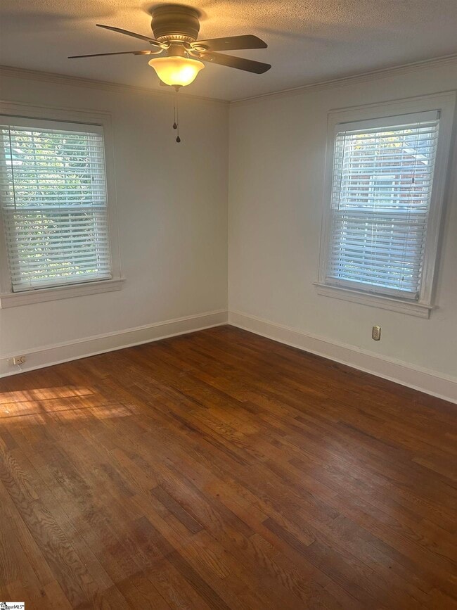 Building Photo - 9 W Mountainview Ave