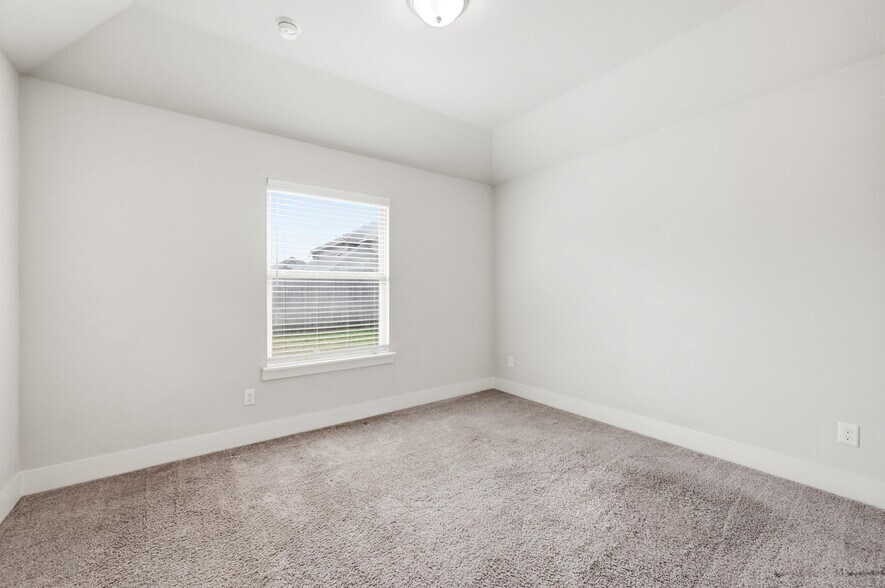 Building Photo - 3916 Trenton Pl