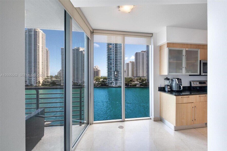 Building Photo - 325 S Biscayne Blvd