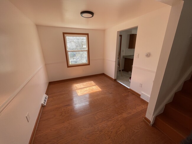 Building Photo - 165 Berehaven Dr