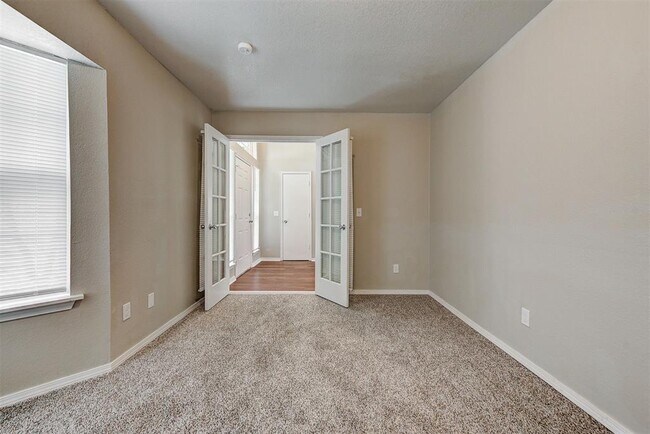 Building Photo - 1805 Lois Lynn Ln