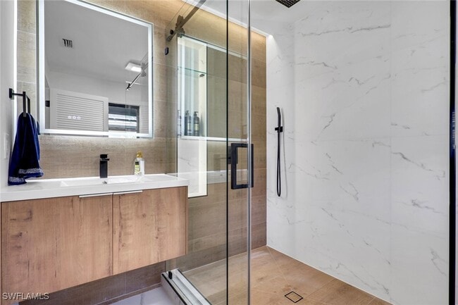 Building Photo - 1282 Belaire Ct