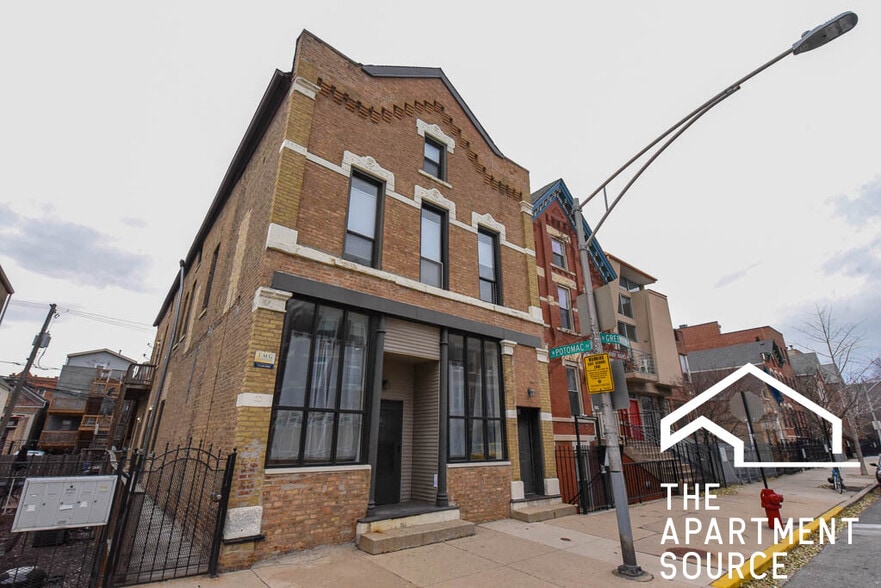 Building Photo - 1260 N Greenview Ave