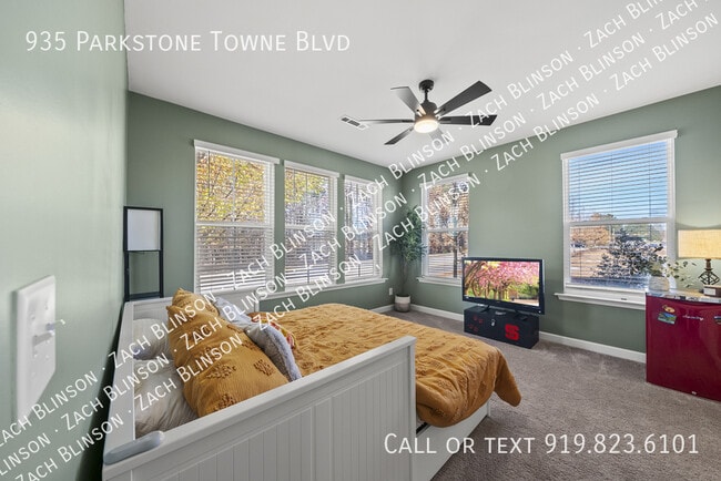 Building Photo - 935 Parkstone Towne Blvd