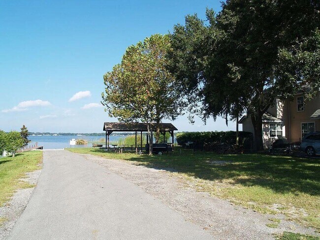 Building Photo - 4310 Cove Dr