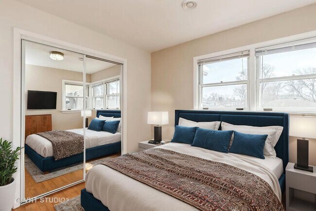 Building Photo - 942 Raleigh Rd