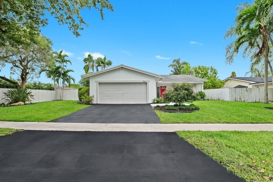 Building Photo - 561 SW 168th Terrace