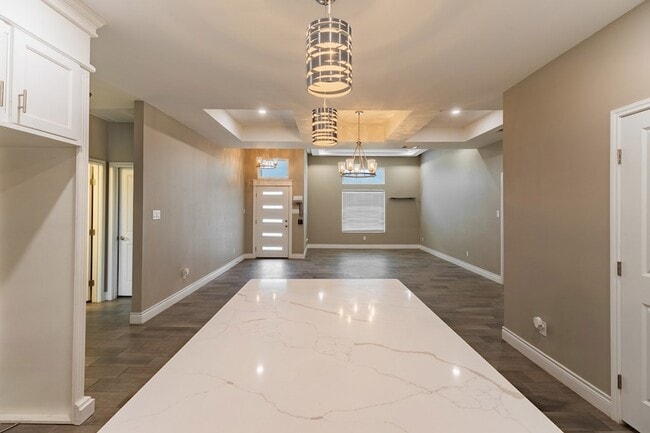 Building Photo - 1817 Rebecca Ln