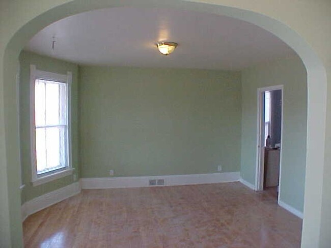 Building Photo - 219 E Mifflin St