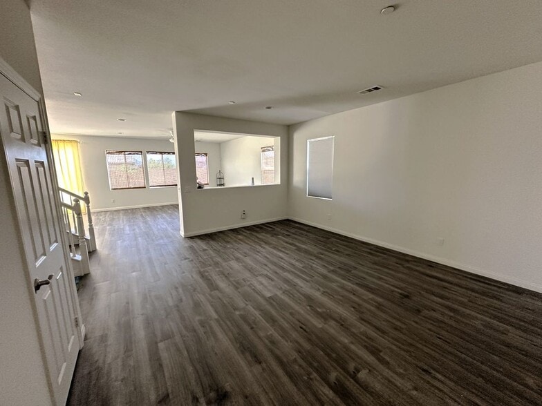 Building Photo - 15176 Sheridan Ct