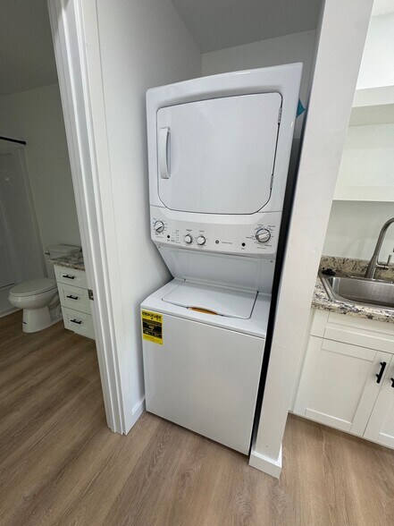 Building Photo - 1226 E St