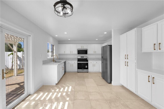 Building Photo - 1614 E Sedona Dr