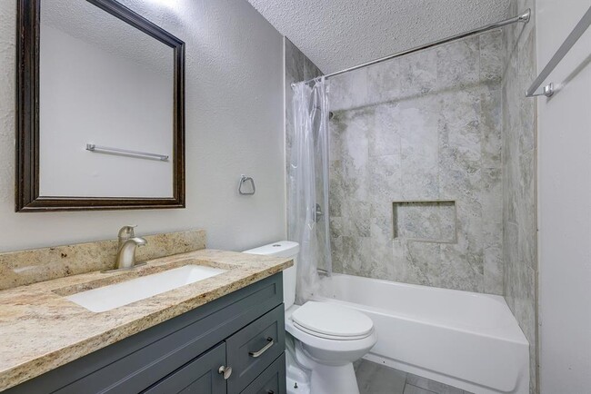 Building Photo - 6300 Capriola Dr