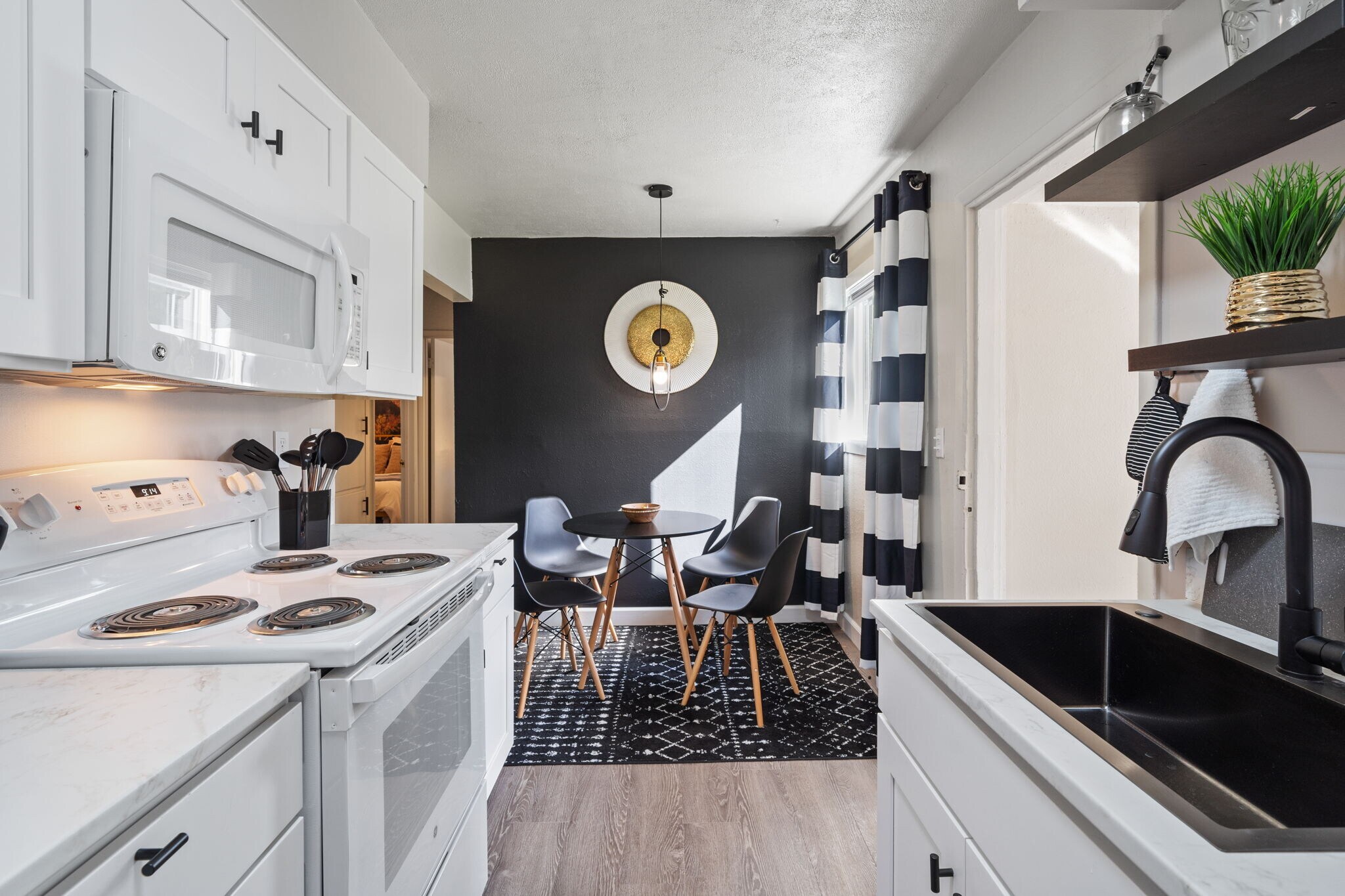 Building Photo - 140 4th St