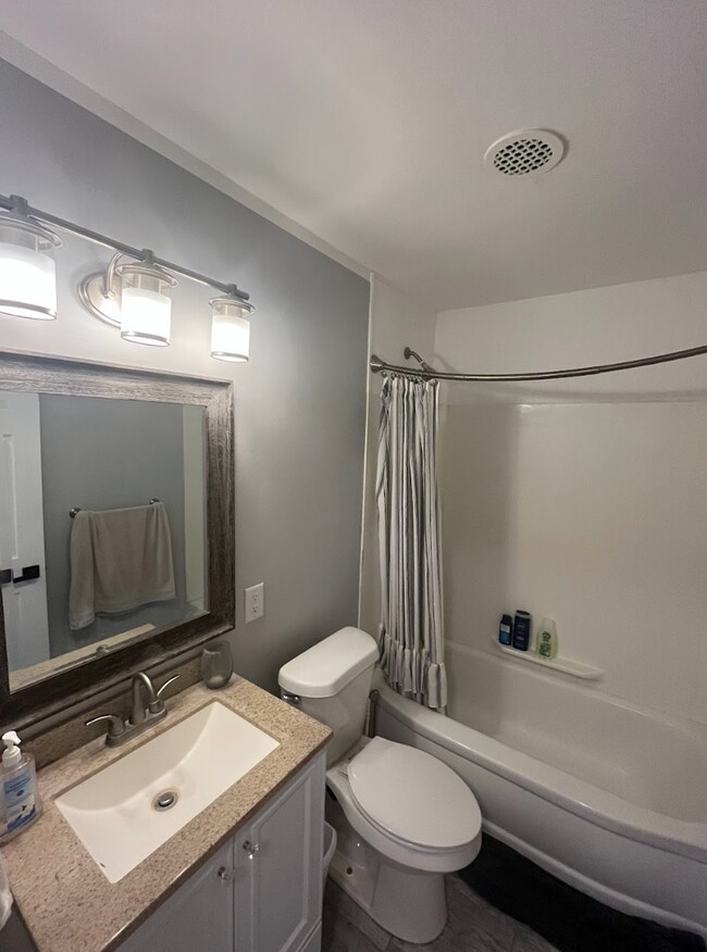 Building Photo - Fully furnished beautifully renovated house!