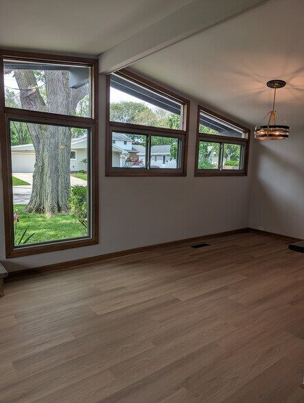 Building Photo - 7120 W Eden Plz