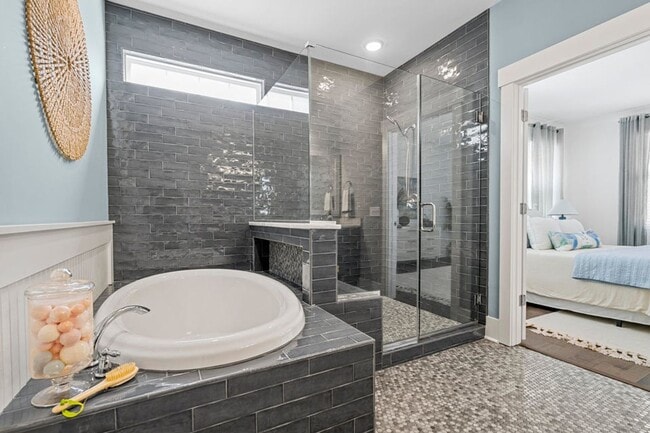 Building Photo - Better than new 4 bedroom + office on larg...