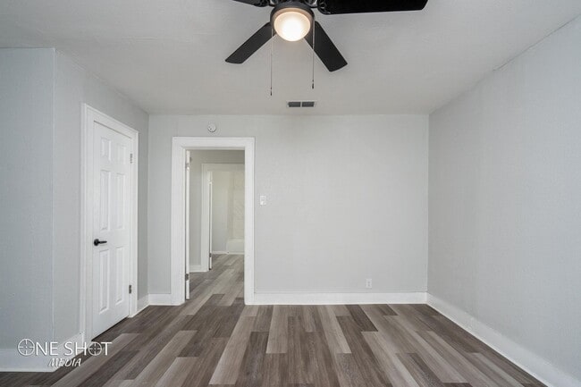 Building Photo - 842 Grand Ave