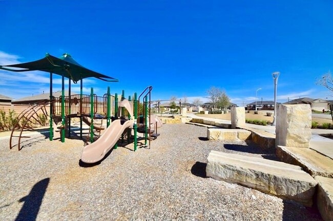 Building Photo - 2036 Port Ellen Dr