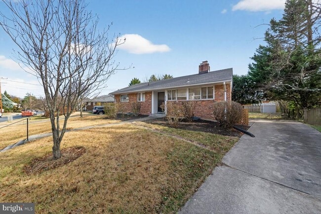 Building Photo - 6020 Cheshire Dr