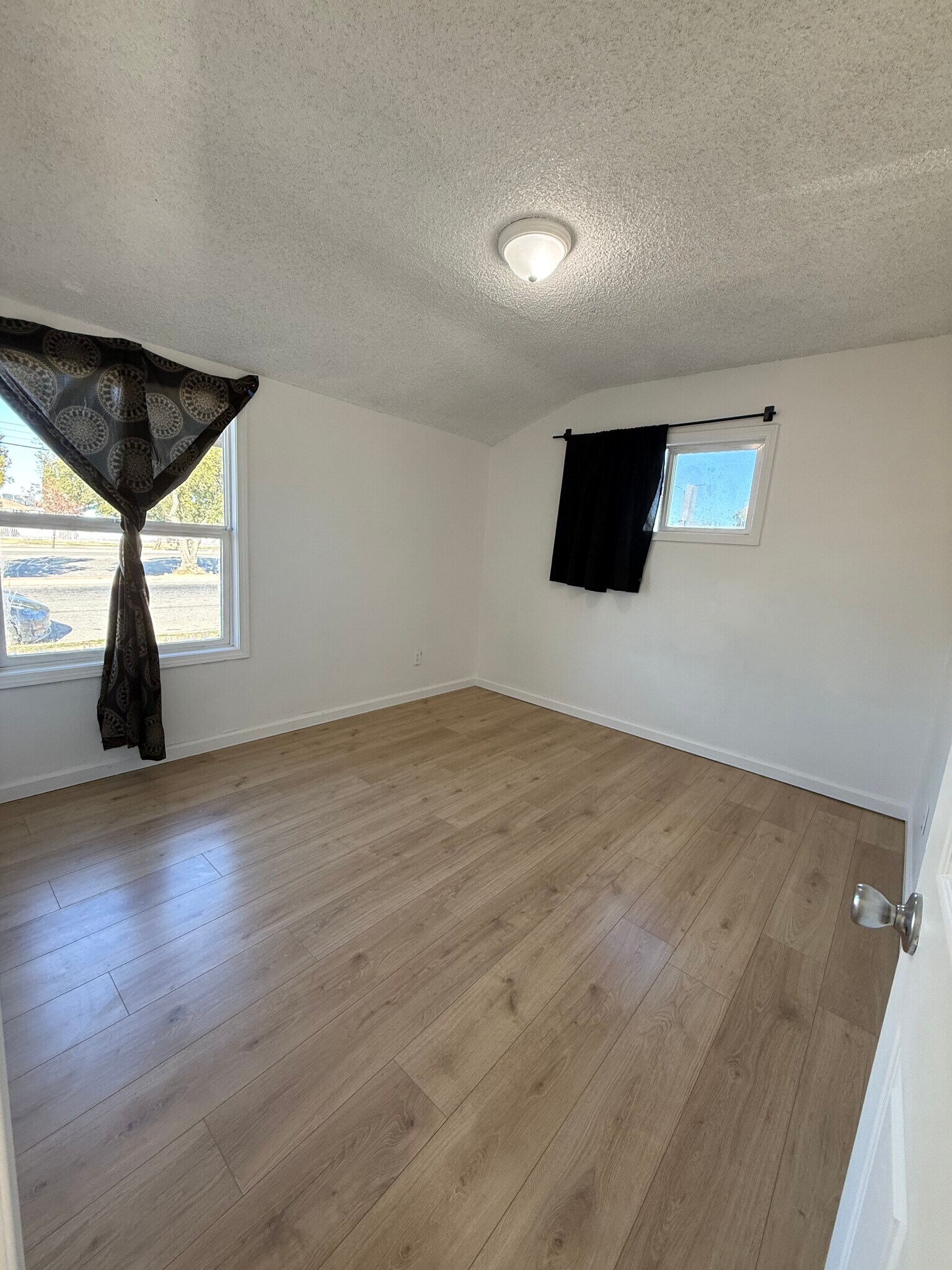 Building Photo - 144 E Avenue Q