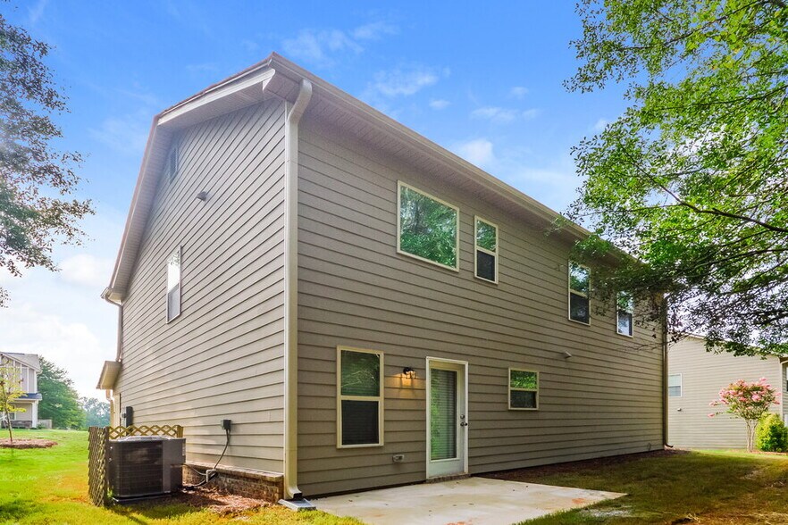 Building Photo - 400 McGiboney Ln