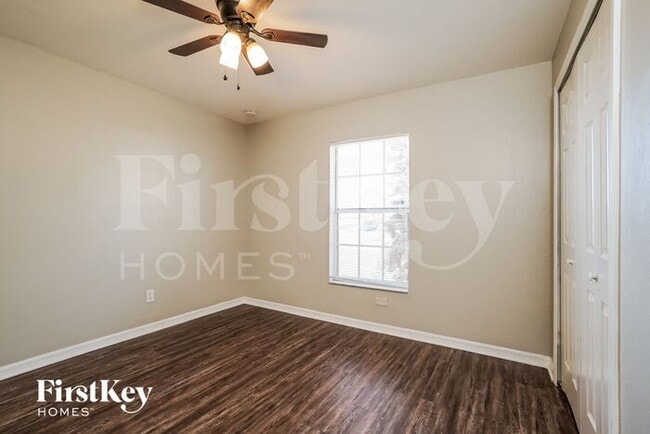 Building Photo - 4427 NE 10th Ct