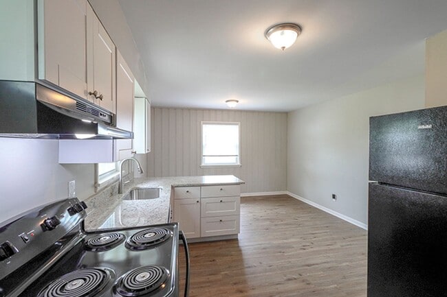 Building Photo - Newly updated 3 bedroom and 1 bathroom Ranch home in PRP