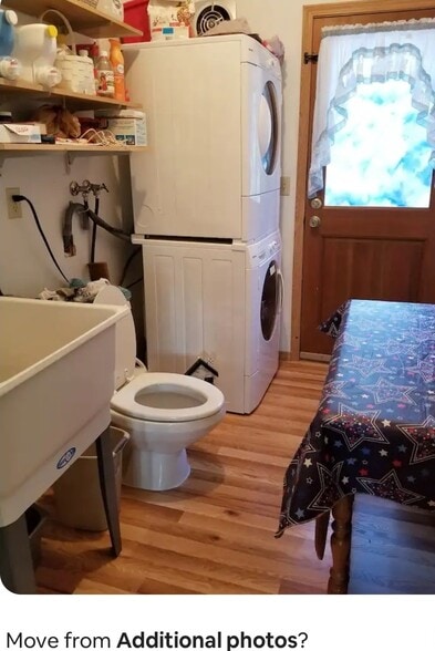 Laundry room and half bathroom - 11415 Leschi Cir