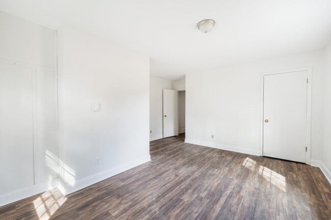 Building Photo - 228 Newcomb Dr