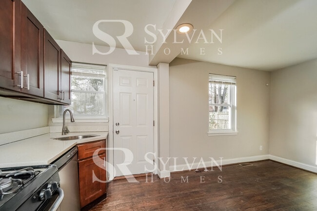 Building Photo - 8504 Willow Oak Rd