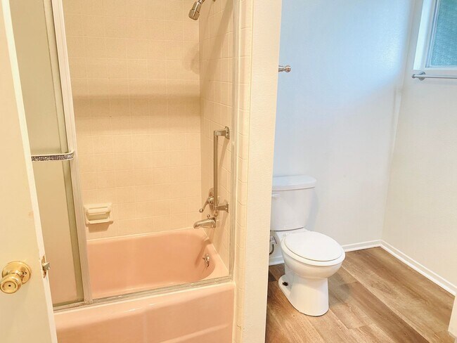 Building Photo - 25250