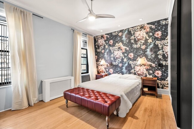 Building Photo - 327 W 83rd St