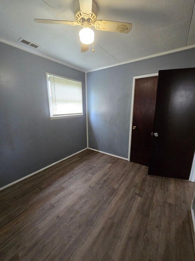 Building Photo - Two Bedroom Duplex IN Lawrence Township Located Near 56th St and Franklin Rd